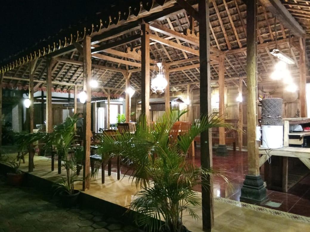 Diaga Grha Hotel ジョグジャカルタ エクステリア 写真